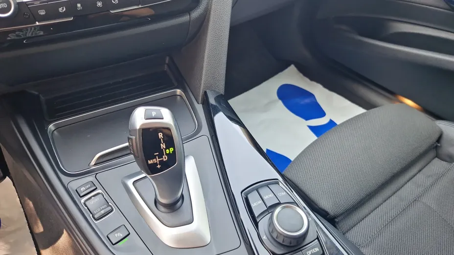 BMW Seria 3 Gran Turismo 318d Sport Line aut