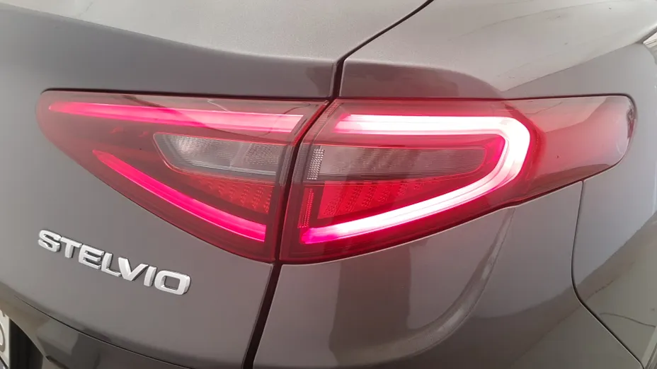 ALFA ROMEO Stelvio Stelvio 2.0 Turbo Veloce Q4 aut