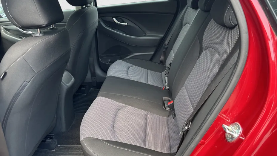 HYUNDAI i30 i30 1.5 DPI Classic +