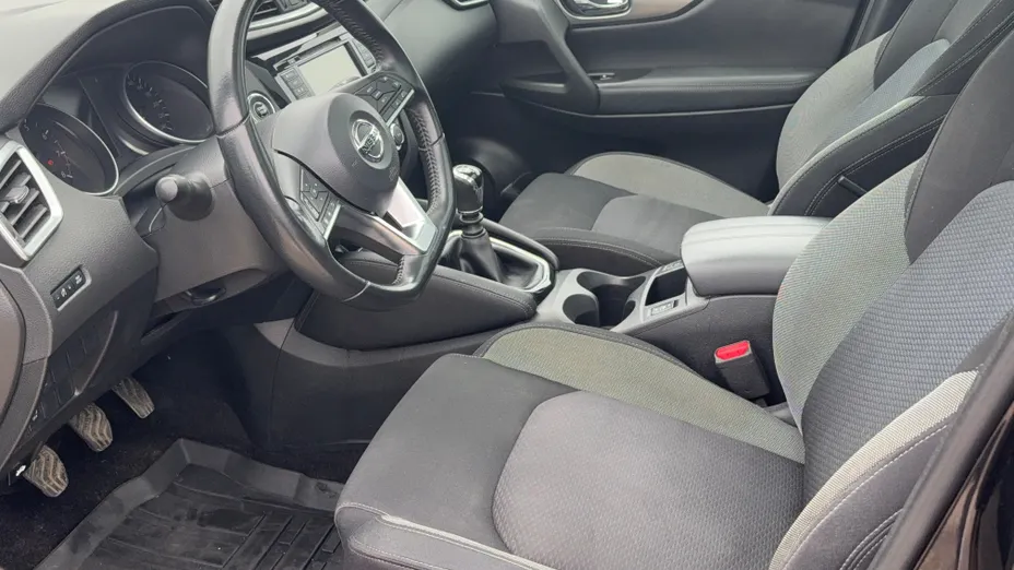 NISSAN Qashqai Qashqai 1.3 DIG-T N-Connecta