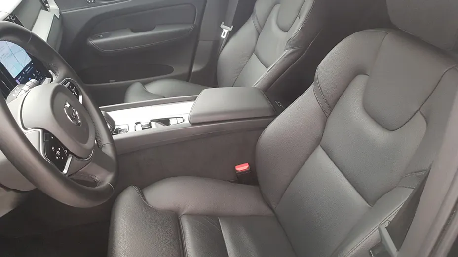 VOLVO XC60 XC60 B5 B AWD Plus Dark aut