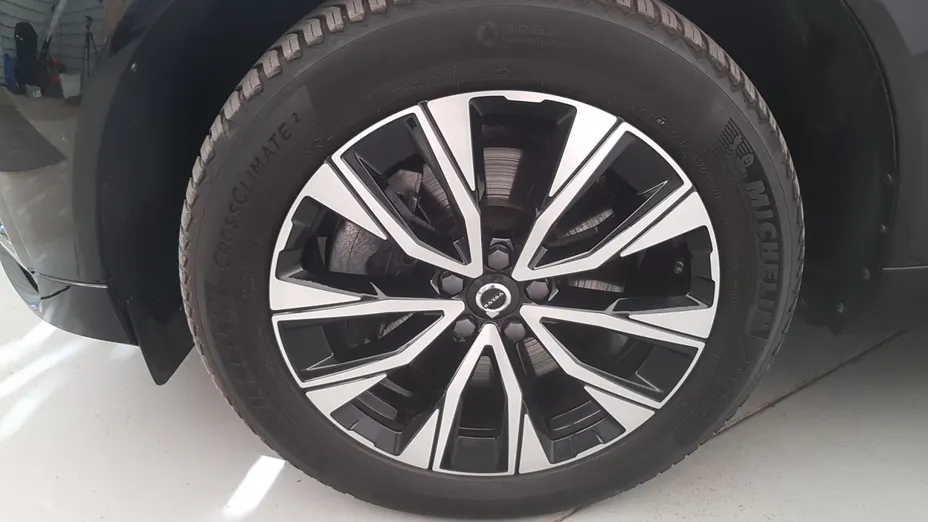 VOLVO XC60 XC60 B5 B AWD Plus Dark aut