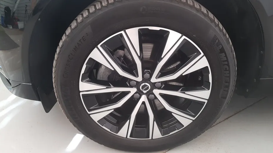 VOLVO XC60 XC60 B5 B AWD Plus Dark aut