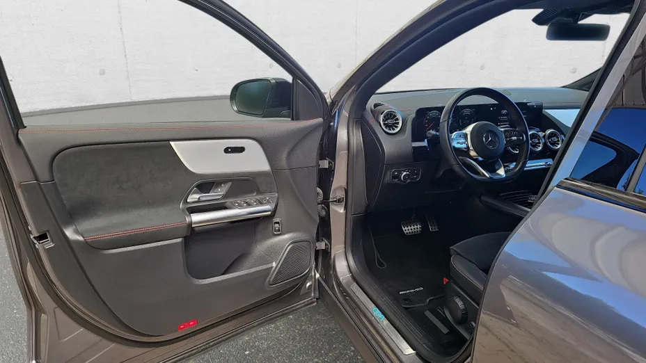 MERCEDES-BENZ EQA EQA 250 66.5kWh AMG Line