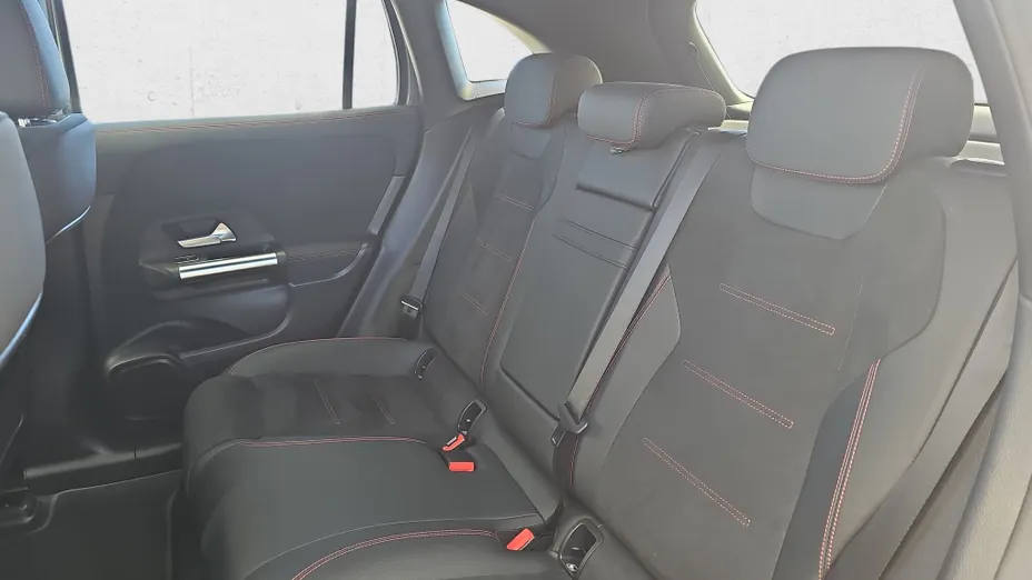 MERCEDES-BENZ EQA EQA 250 66.5kWh AMG Line