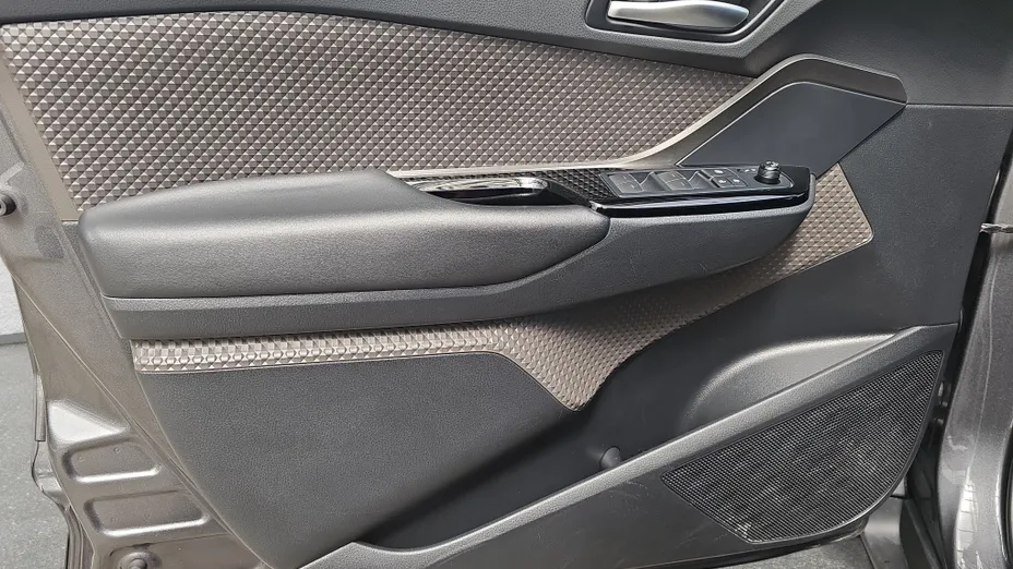 TOYOTA C-HR C-HR 2.0 Hybrid Executive