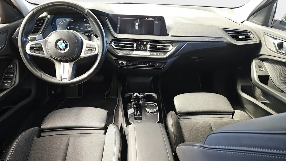 BMW Seria 1 118d Sport Line sport-aut