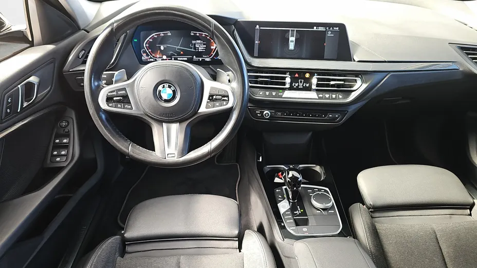BMW Seria 1 118d Sport Line sport-aut