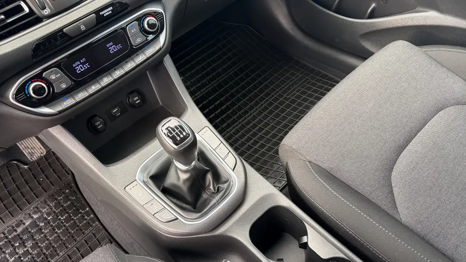 HYUNDAI i30 i30 1.5 T-GDI 48V Smart