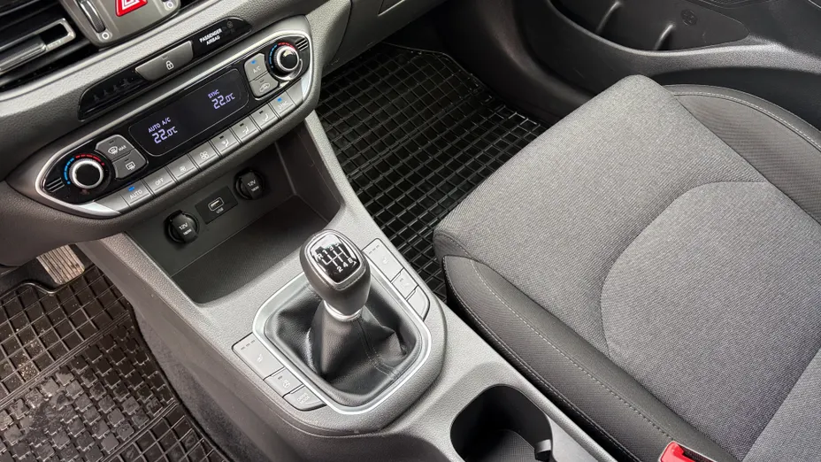 HYUNDAI i30 i30 1.5 T-GDI 48V Smart