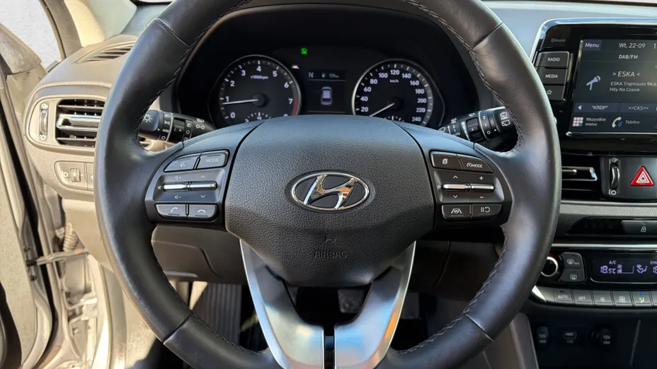 HYUNDAI i30 i30 1.5 T-GDI 48V Smart