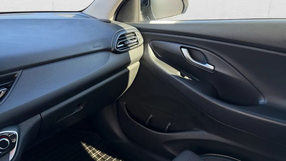 HYUNDAI i30 i30 1.5 T-GDI 48V Smart