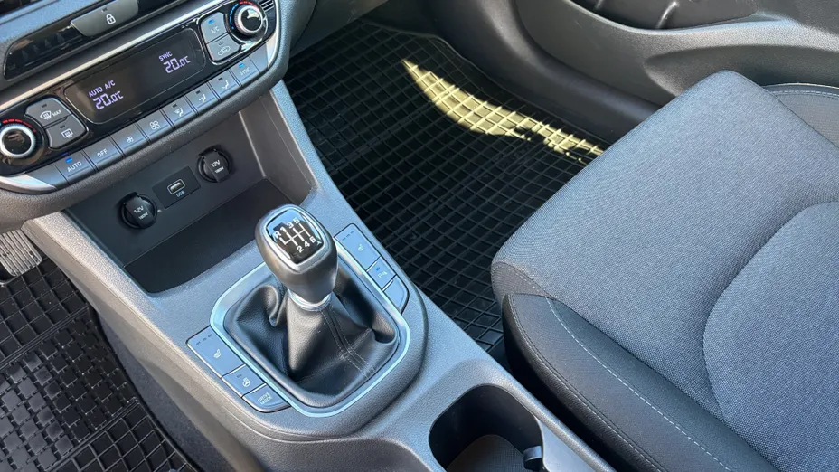HYUNDAI i30 i30 1.5 T-GDI 48V Smart