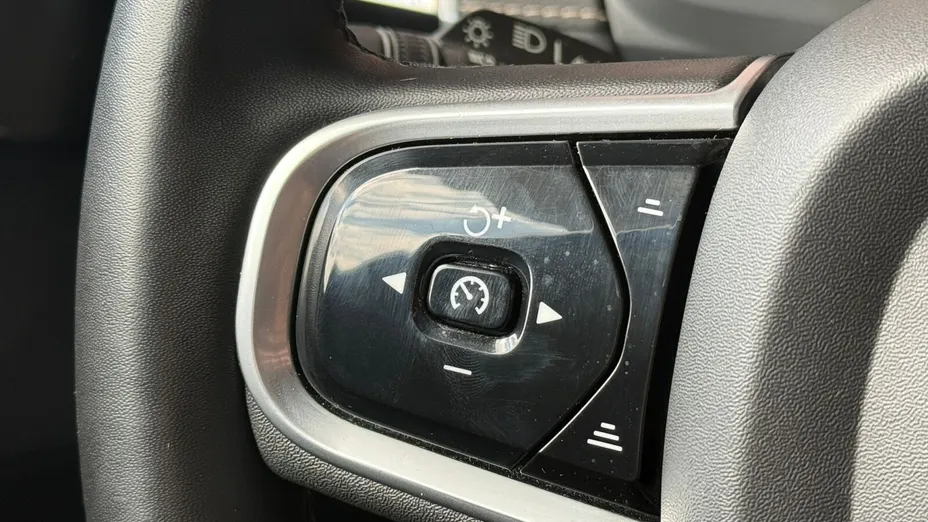 VOLVO XC90 XC90 B5 D AWD Plus Dark aut