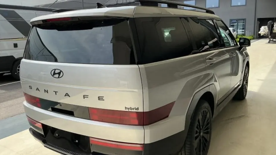 HYUNDAI Santa Fe -