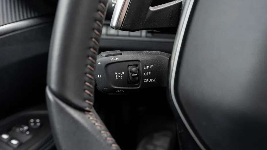 PEUGEOT 3008 3008 1.2 PureTech Allure Pack S&S EAT8
