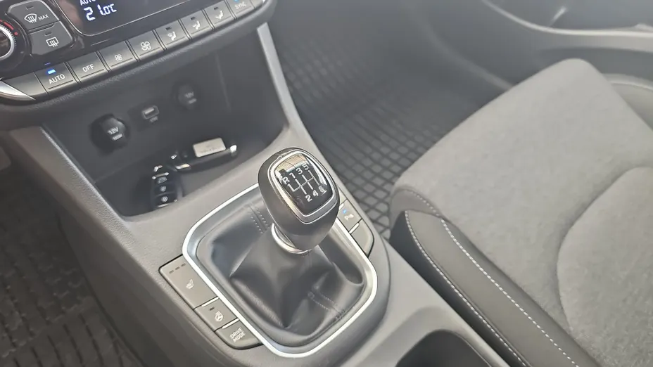 HYUNDAI i30 i30 1.5 T-GDI 48V Smart