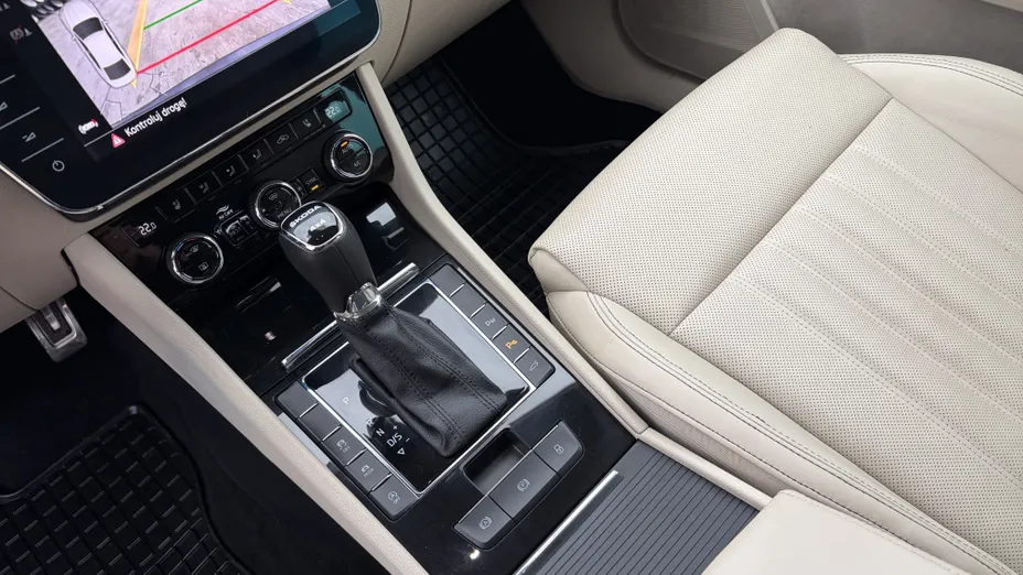 SKODA Superb Superb 2.0 TSI 4x4 L&K DSG
