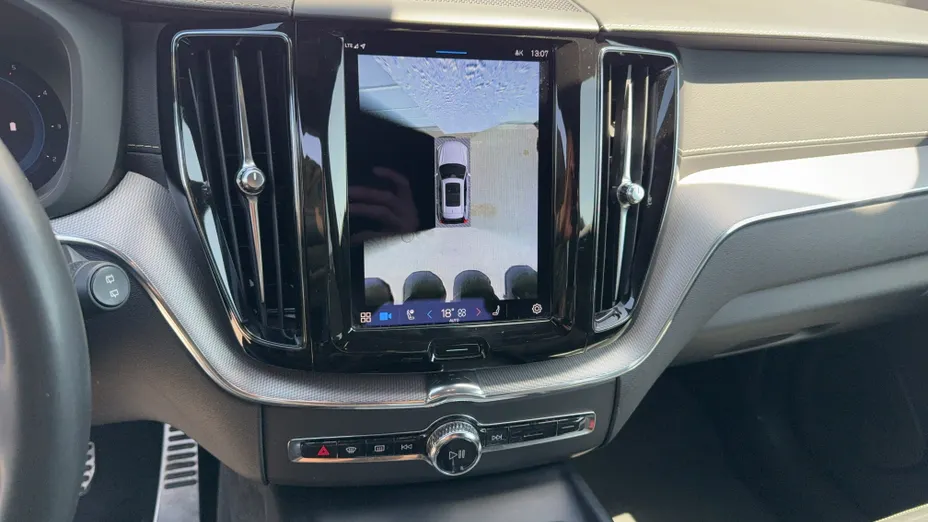 VOLVO XC60 XC60 B4 D AWD R-Design aut