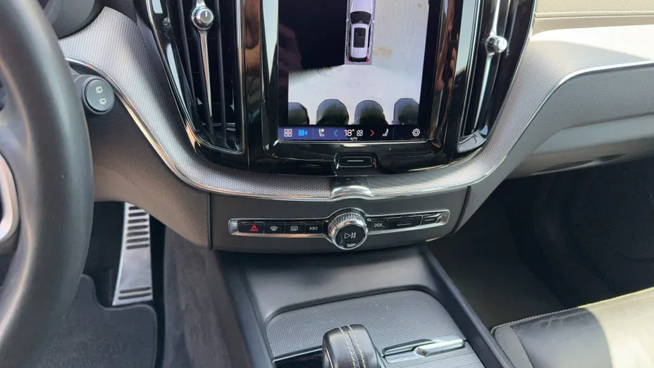 VOLVO XC60 XC60 B4 D AWD R-Design aut