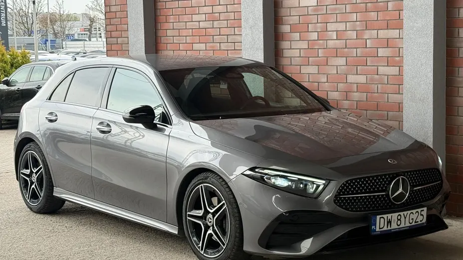 MERCEDES-BENZ A Klasa A 200 AMG Line 7G-DCT