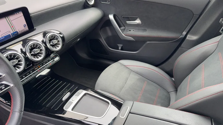 MERCEDES-BENZ A Klasa A 200 AMG Line 7G-DCT