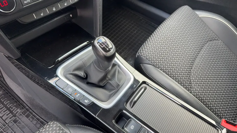 KIA Cee'd Ceed 1.4 T-GDI L Business Line Plus