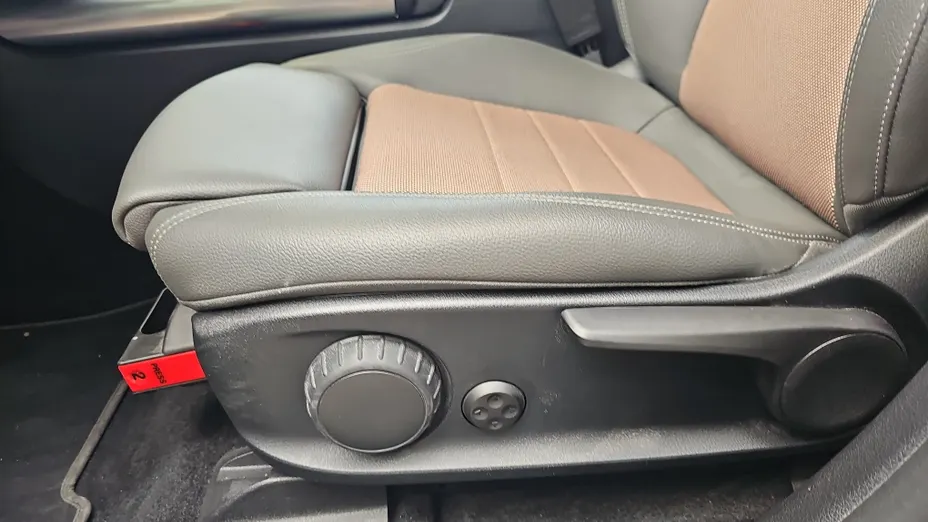 MERCEDES-BENZ EQA EQA 350 66.5kWh 4-Matic Electric Art