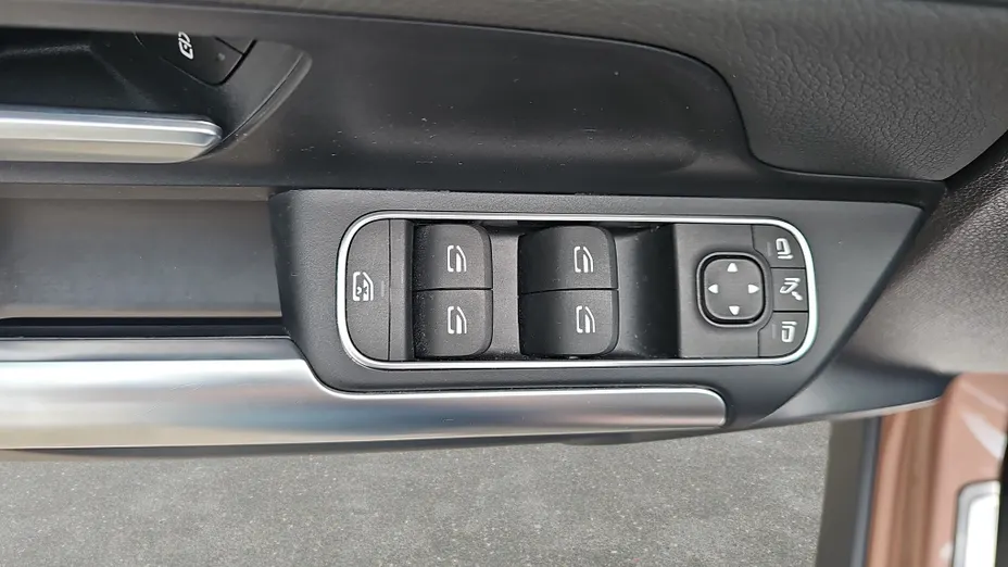 MERCEDES-BENZ EQA EQA 350 66.5kWh 4-Matic Electric Art