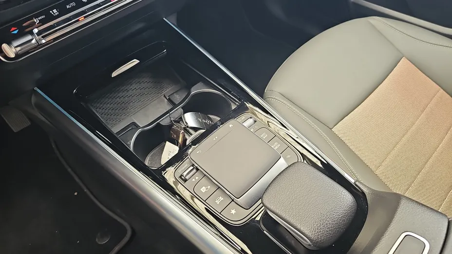 MERCEDES-BENZ EQA EQA 350 66.5kWh 4-Matic Electric Art
