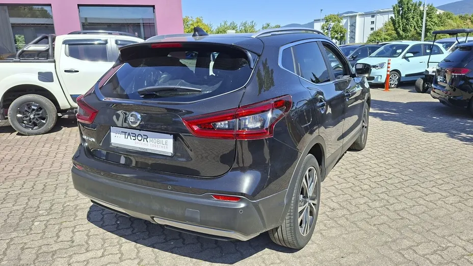 NISSAN Qashqai -