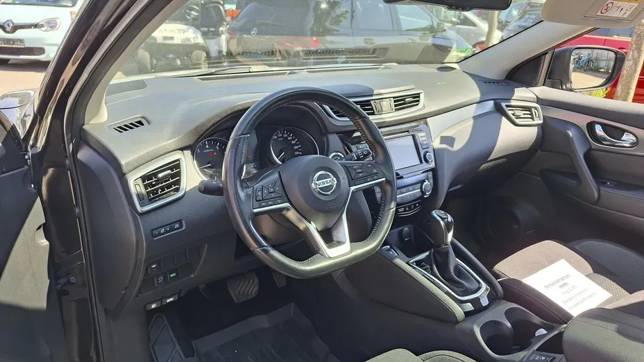 NISSAN Qashqai -