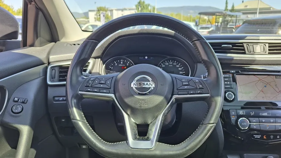 NISSAN Qashqai -