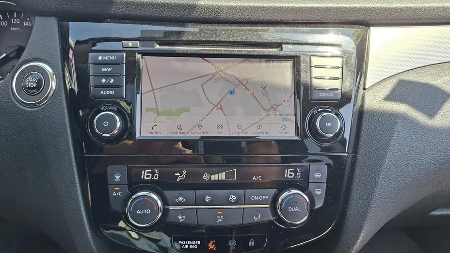 NISSAN Qashqai -