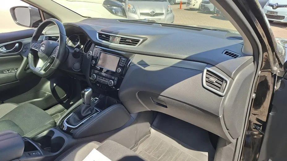 NISSAN Qashqai -