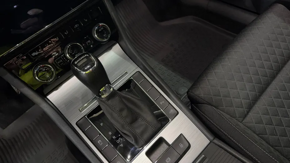 SKODA Superb Superb 2.0 TSI Ambition DSG