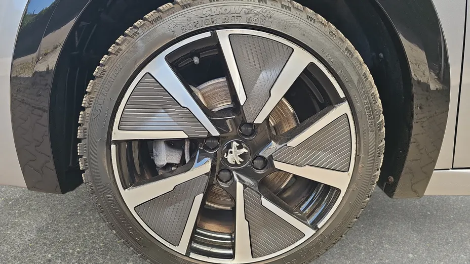 PEUGEOT 208 e-208 GT Pack