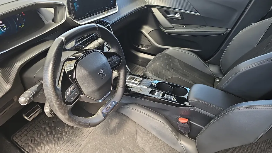 PEUGEOT 208 e-208 GT Pack