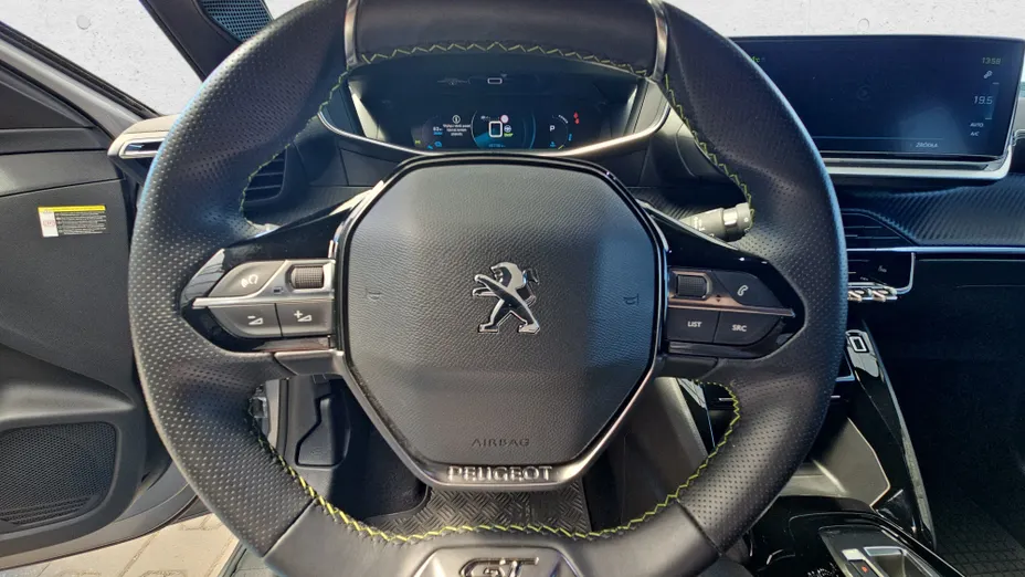 PEUGEOT 208 e-208 GT Pack