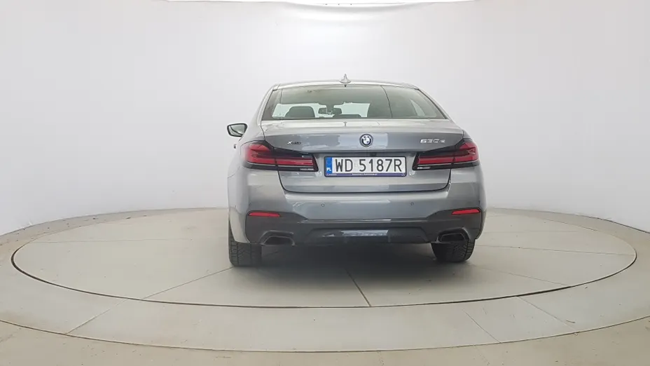 BMW Seria 5 530e xDrive M Sport sport-aut
