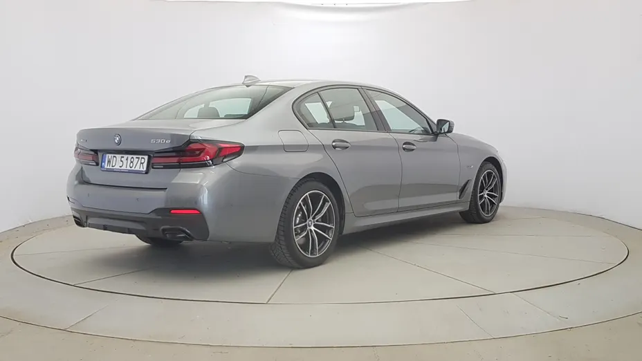 BMW Seria 5 530e xDrive M Sport sport-aut