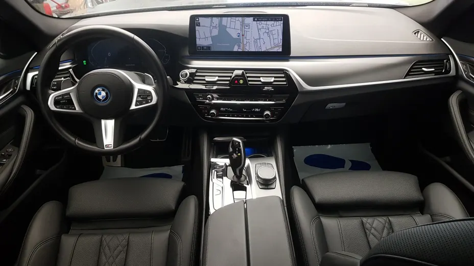 BMW Seria 5 530e xDrive M Sport sport-aut