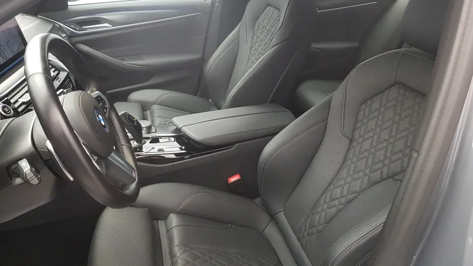 BMW Seria 5 530e xDrive M Sport sport-aut