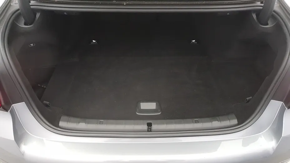 BMW Seria 5 530e xDrive M Sport sport-aut