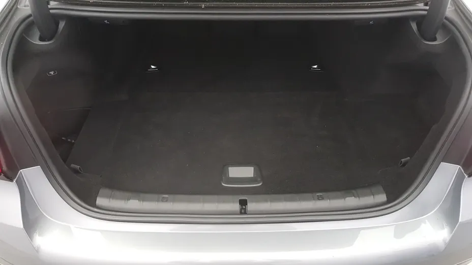 BMW Seria 5 530e xDrive M Sport sport-aut