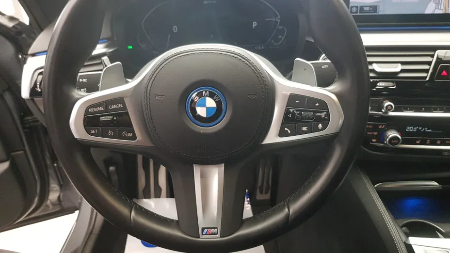 BMW Seria 5 530e xDrive M Sport sport-aut