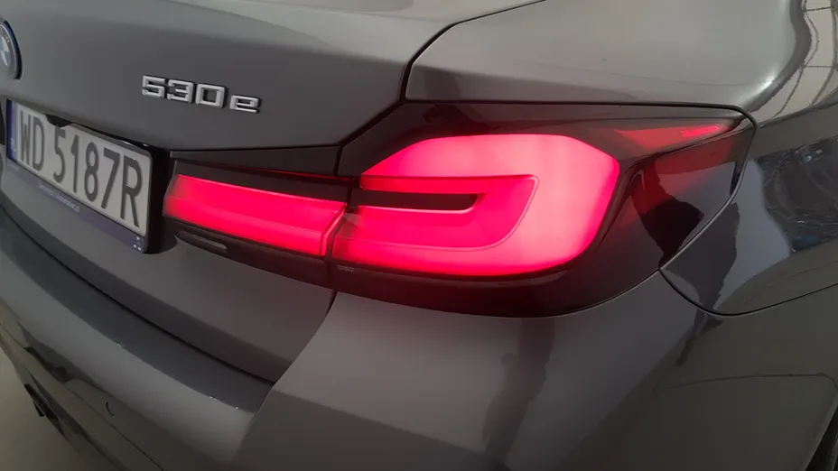 BMW Seria 5 530e xDrive M Sport sport-aut