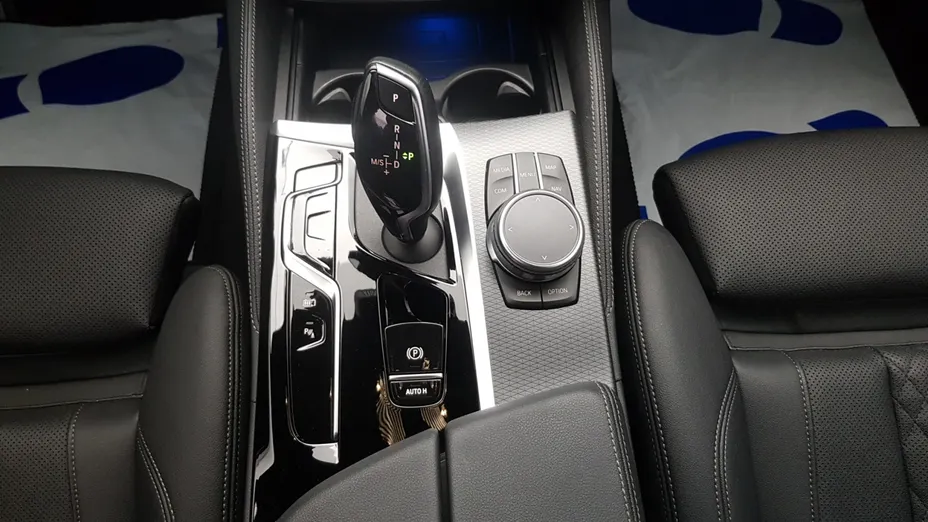 BMW Seria 5 530e xDrive M Sport sport-aut