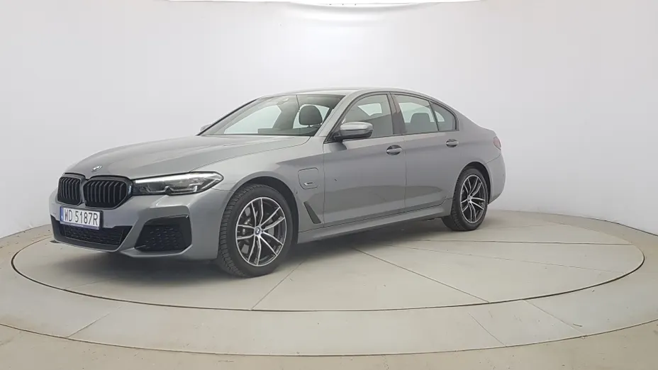 BMW Seria 5 530e xDrive M Sport sport-aut