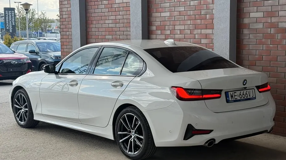 BMW Seria 3 318d Sport Line aut